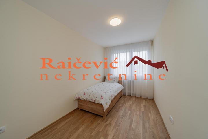 VOZDOVAC BANJICA 86m2 , fb , 225000e