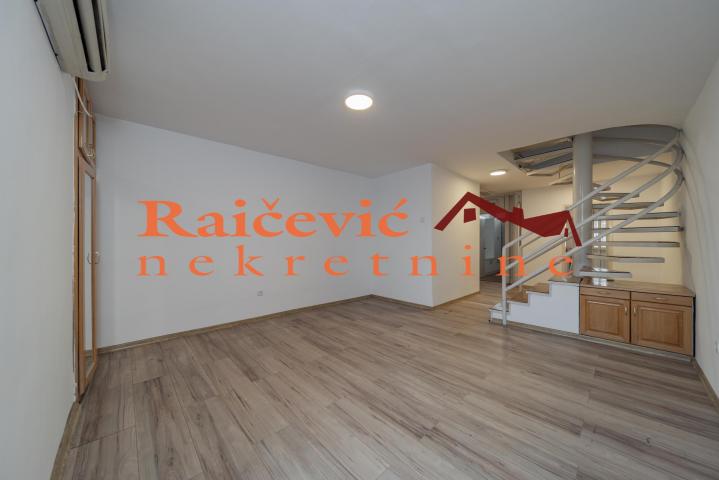 SAVSKI VENAC CENTAR 76m2 , T , 185000e