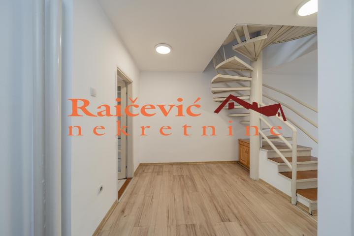 SAVSKI VENAC CENTAR 76m2 , T , 185000e