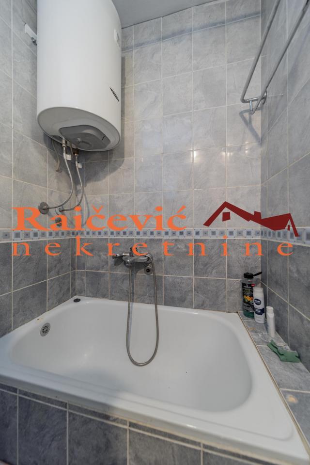 SAVSKI VENAC CENTAR 76m2 , T , 185000e