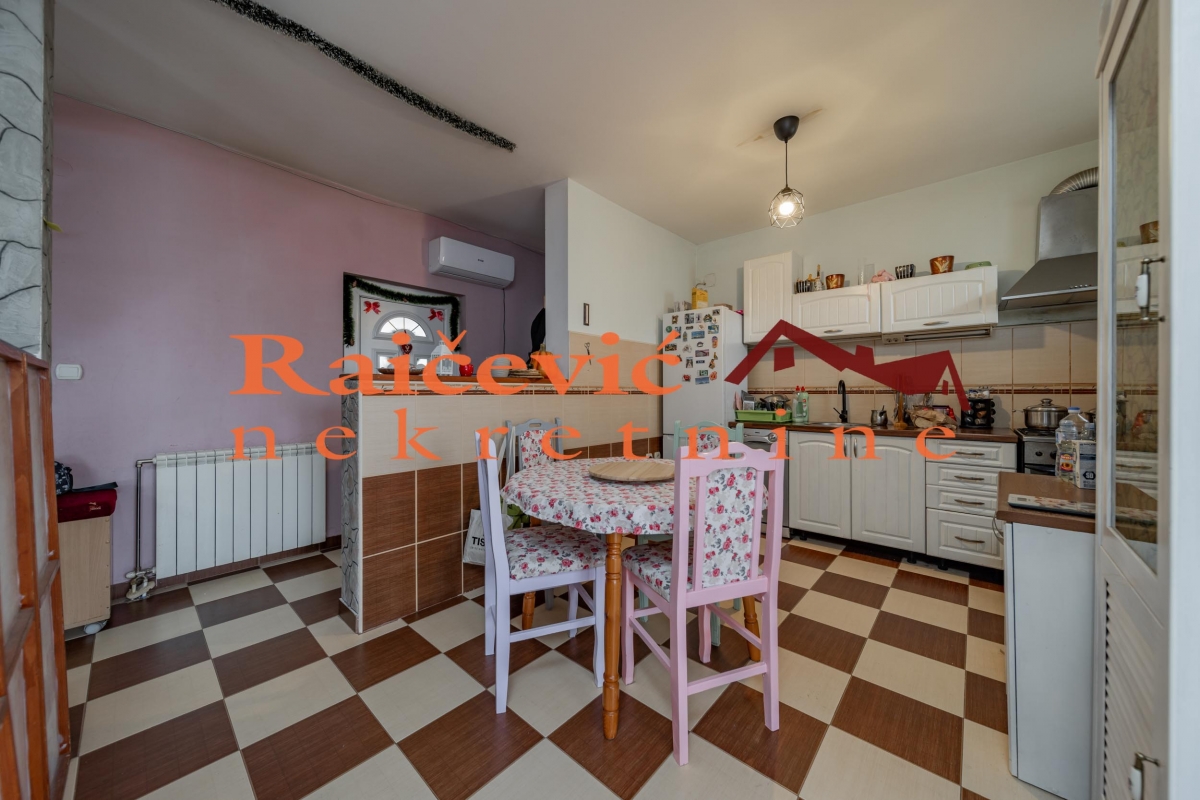 RAKOVICA PETLOVO BRDO 115m2 , T , 175000e