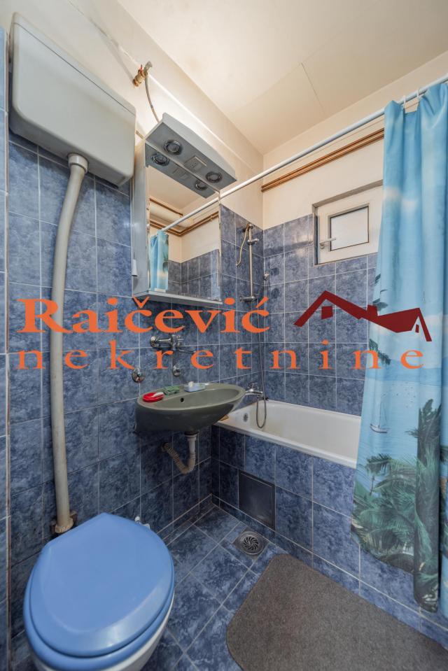 RAKOVICA PETLOVO BRDO 91m2 , T , 148000e