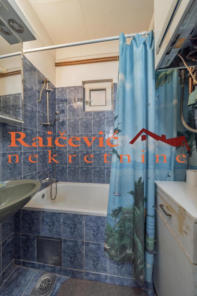 RAKOVICA PETLOVO BRDO 91m2 , T , 148000e