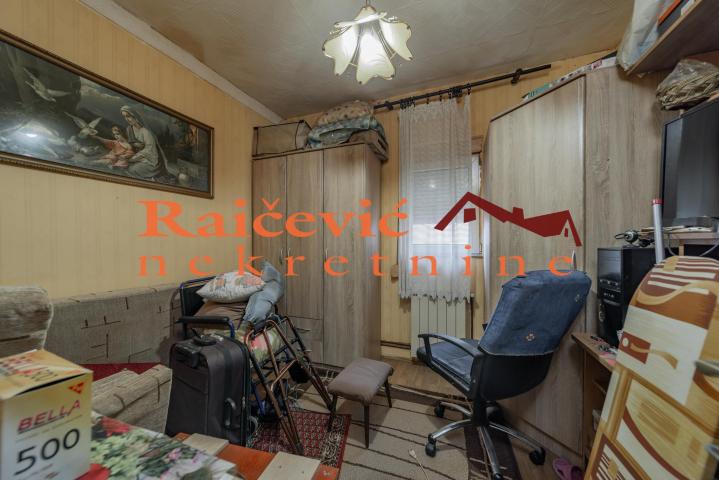 RAKOVICA PETLOVO BRDO 91m2 , T , 148000e