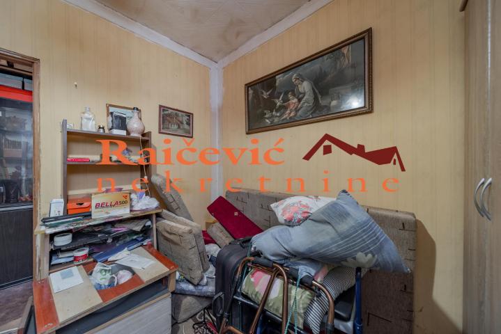 RAKOVICA PETLOVO BRDO 91m2 , T , 148000e