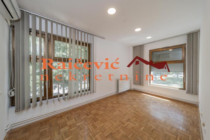 SAVSKI VENAC SENJAK 195m2 , 3000e