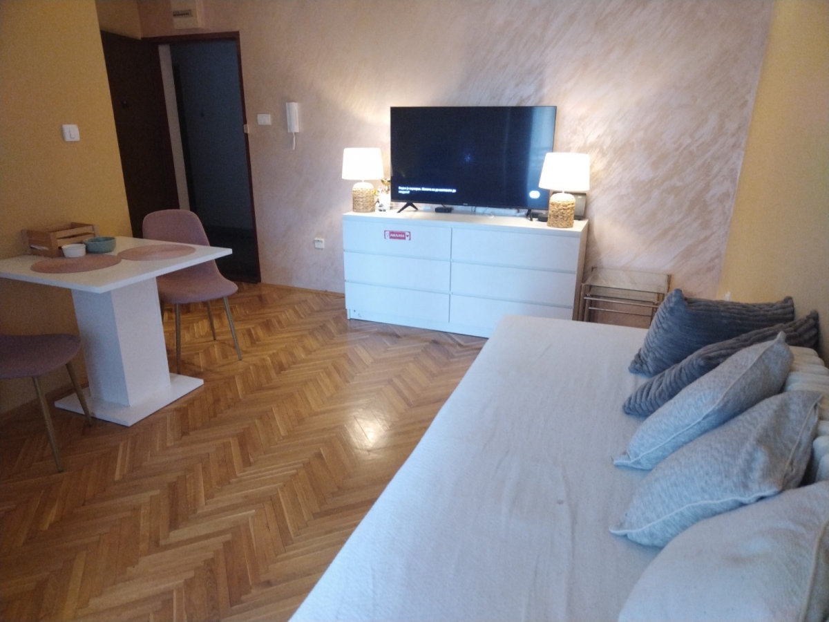 NOVI SAD - BULEVAR - 40. 00 m2