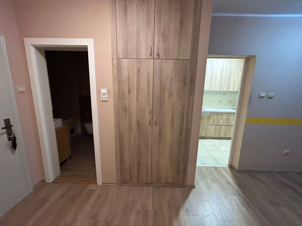 NOVI SAD - SAJAM - 50. 00 m2