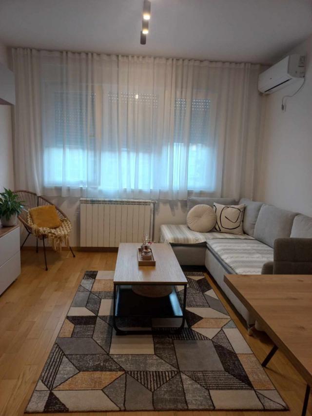 NOVI SAD - GRBAVICA - 43. 00 m2