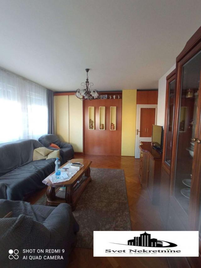 NOVI SAD - SAJAM - 83. 00 m2