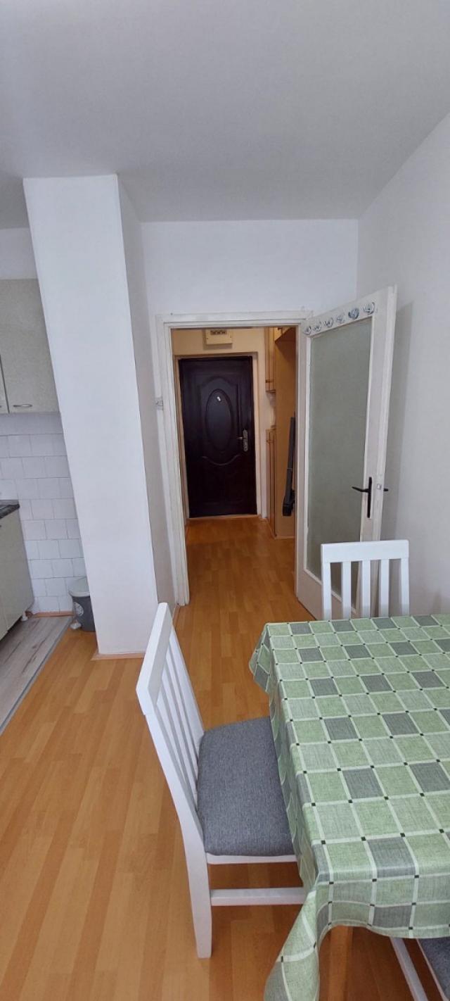 NOVI SAD - SAJAM - 34. 00 m2