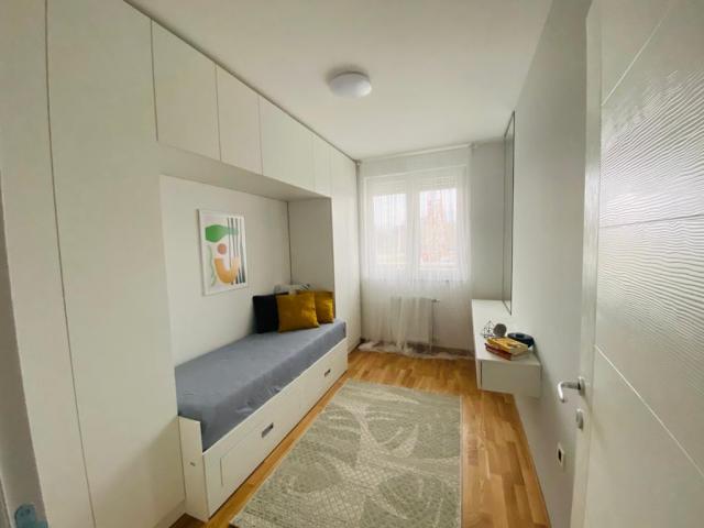 NOVI SAD - SAJAM - 62. 00 m2