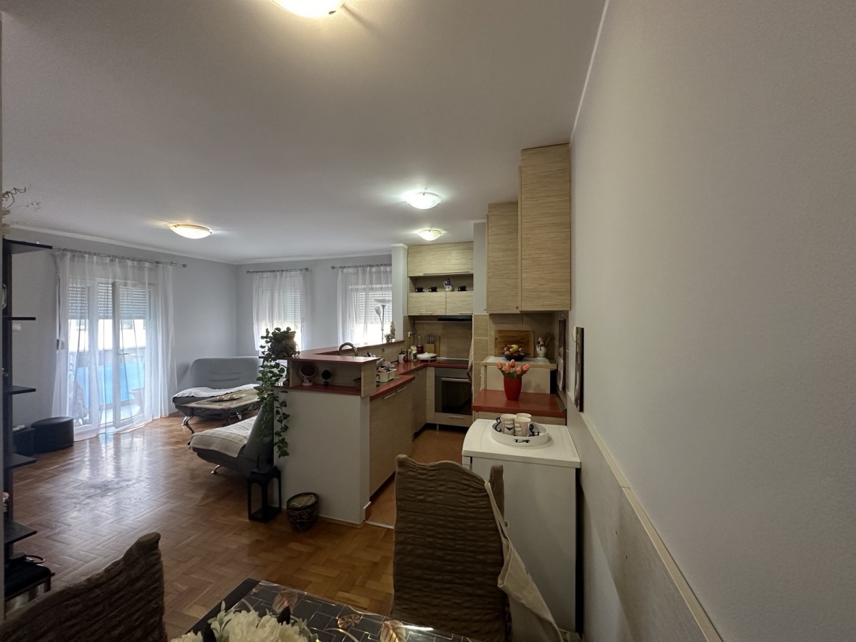 NOVI SAD - CENTAR - 54. 00 m2