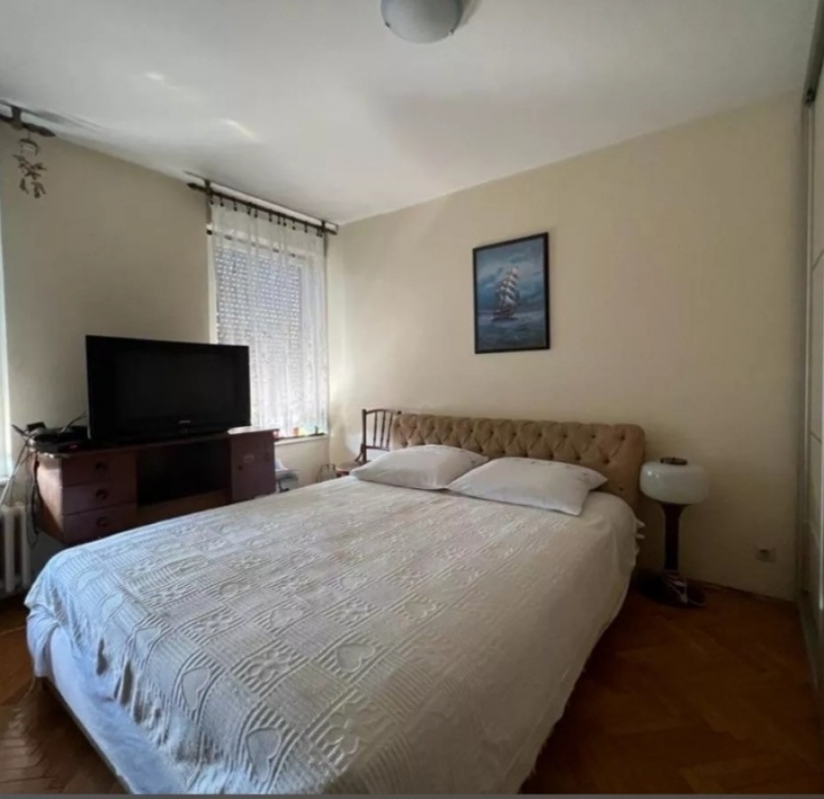 NOVI SAD - BULEVAR - 87. 00 m2