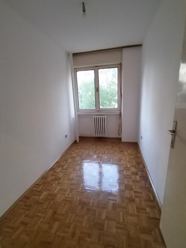 NOVI SAD - BULEVAR - 74. 00 m2