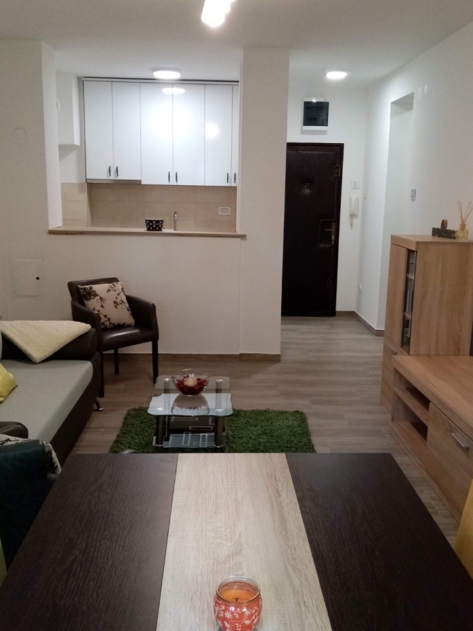 NOVI SAD - SAJAM - 41. 00 m2