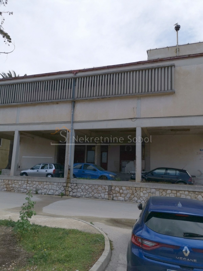 Mali Lošinj - Poslovni prostor, 800 m2