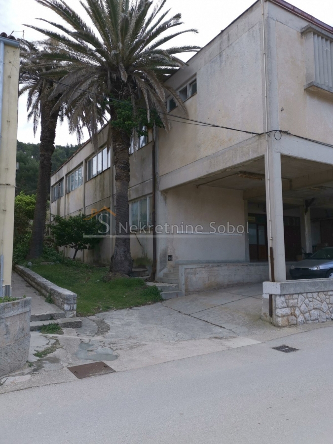 Mali Lošinj - Poslovni prostor, 800 m2