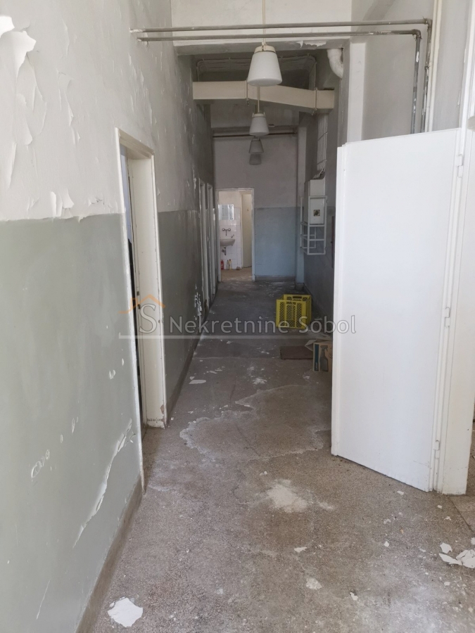 Mali Lošinj - Poslovni prostor, 800 m2