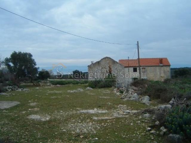 Punta Križa, Otok Cres - Građevinsko, 832 M2