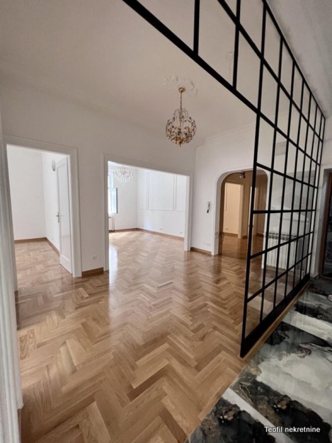 PALILULA BOTANIČKA BAŠTA 190m2 , (4 stana) , 615000e