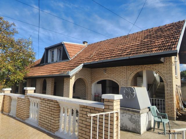 RAKOVICA JAJINCI 1900m2 , (T) , 1029000e