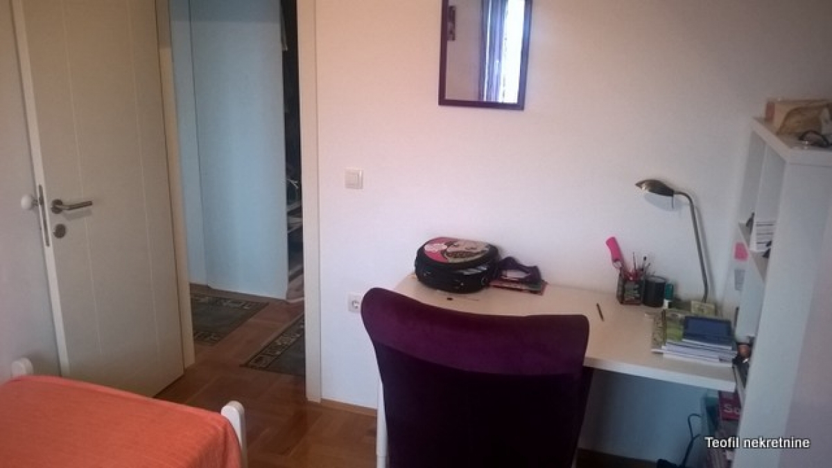 ZEMUN ZEMUN - ALTINA 60m2 , (L) , 89900e