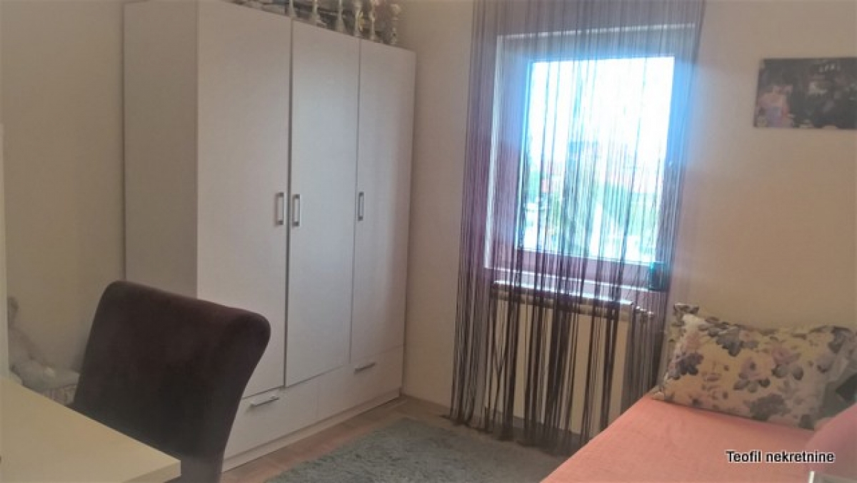 ZEMUN ZEMUN - ALTINA 60m2 , (L) , 89900e