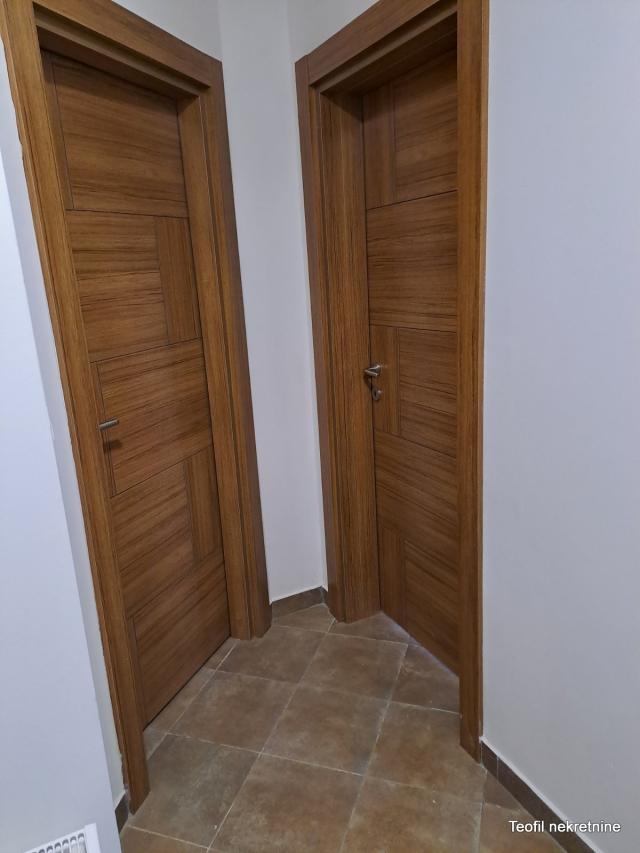 ZEMUN ZEMUN - ALTINA 42m2 , (L) , 75600e