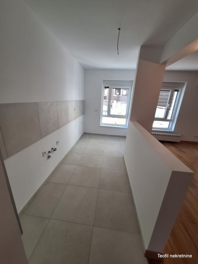 NOVI BEOGRAD TOŠIN BUNAR 104m2 , (T) , 326464e