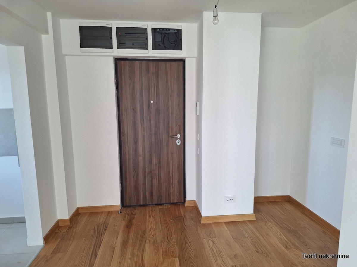 NOVI BEOGRAD TOŠIN BUNAR 75m2 , (2T) , 236043e