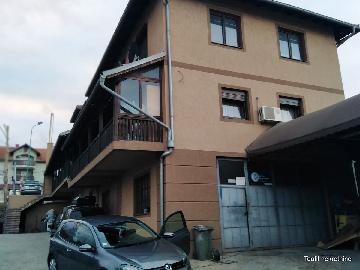 LAZAREVAC LAZAREVAC 660m2 , (2T) , 545000e