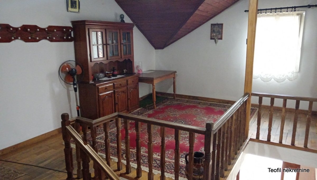 LAZAREVAC LJIG 479m2 , 127000e