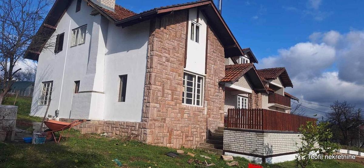 LAZAREVAC LJIG 479m2 , 127000e