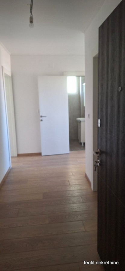 ZEMUN ZEMUN 56m2 , (T) , 148000e