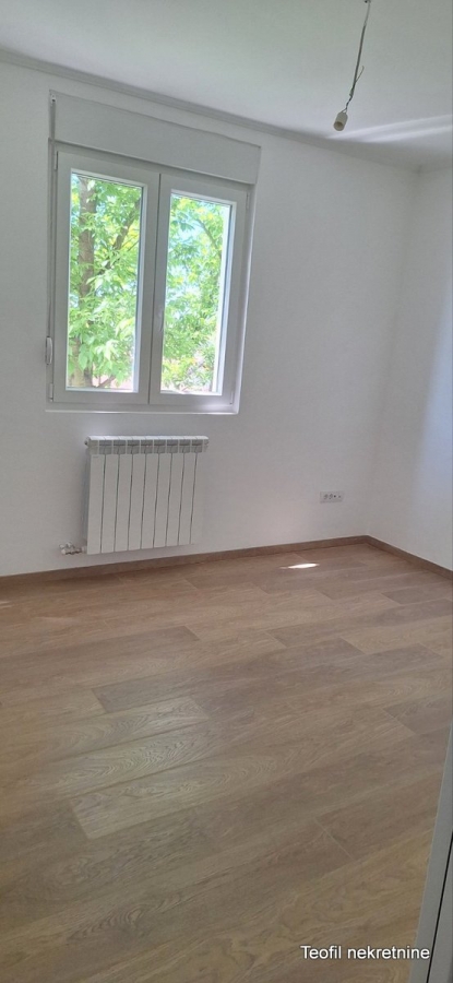 ZEMUN ZEMUN 56m2 , (T) , 148000e