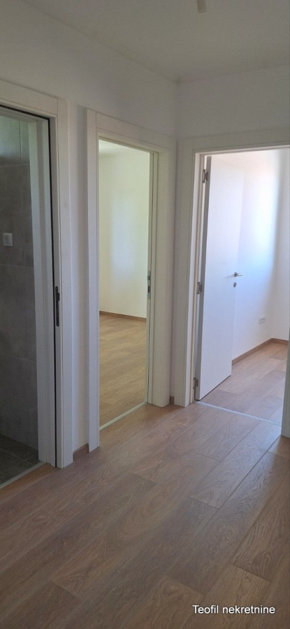 ZEMUN ZEMUN 56m2 , (T) , 148000e