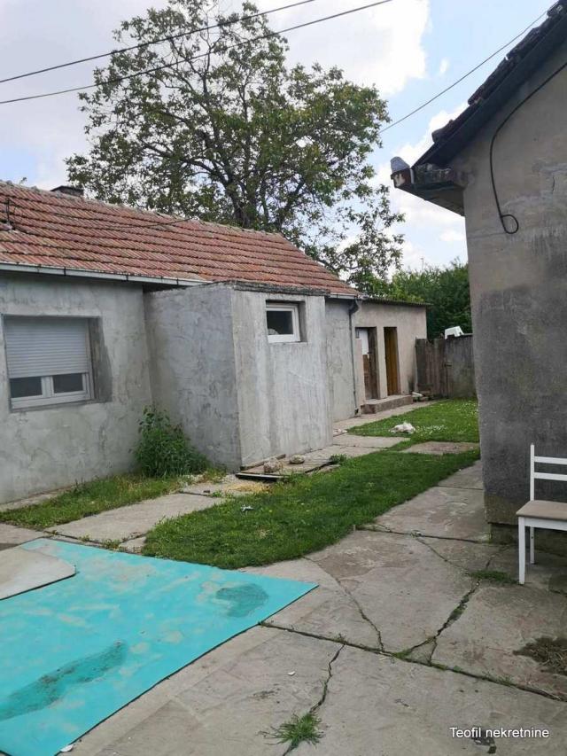 ZEMUN BATAJNICA 74m2 , 41 , 145000e