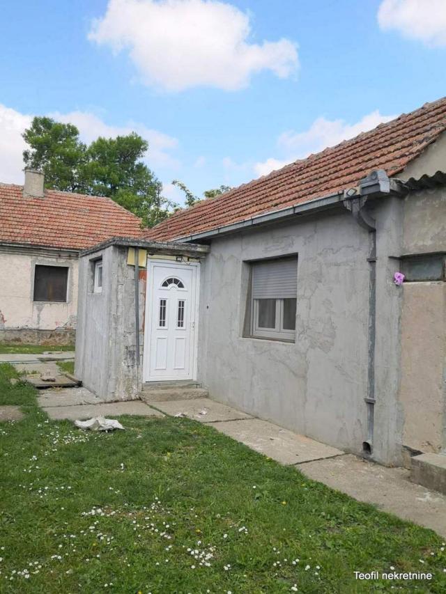 ZEMUN BATAJNICA 74m2 , 41 , 145000e