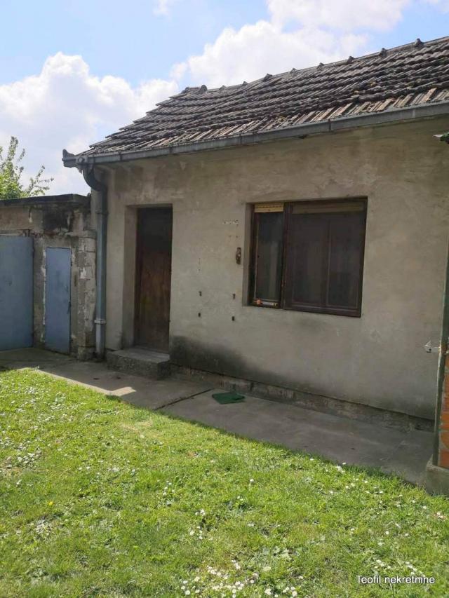 ZEMUN BATAJNICA 74m2 , 41 , 145000e