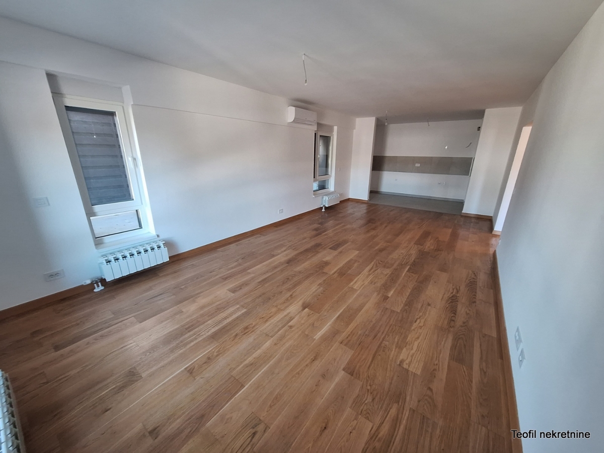 NOVI BEOGRAD TOŠIN BUNAR 70m2 , (T) , 251640e