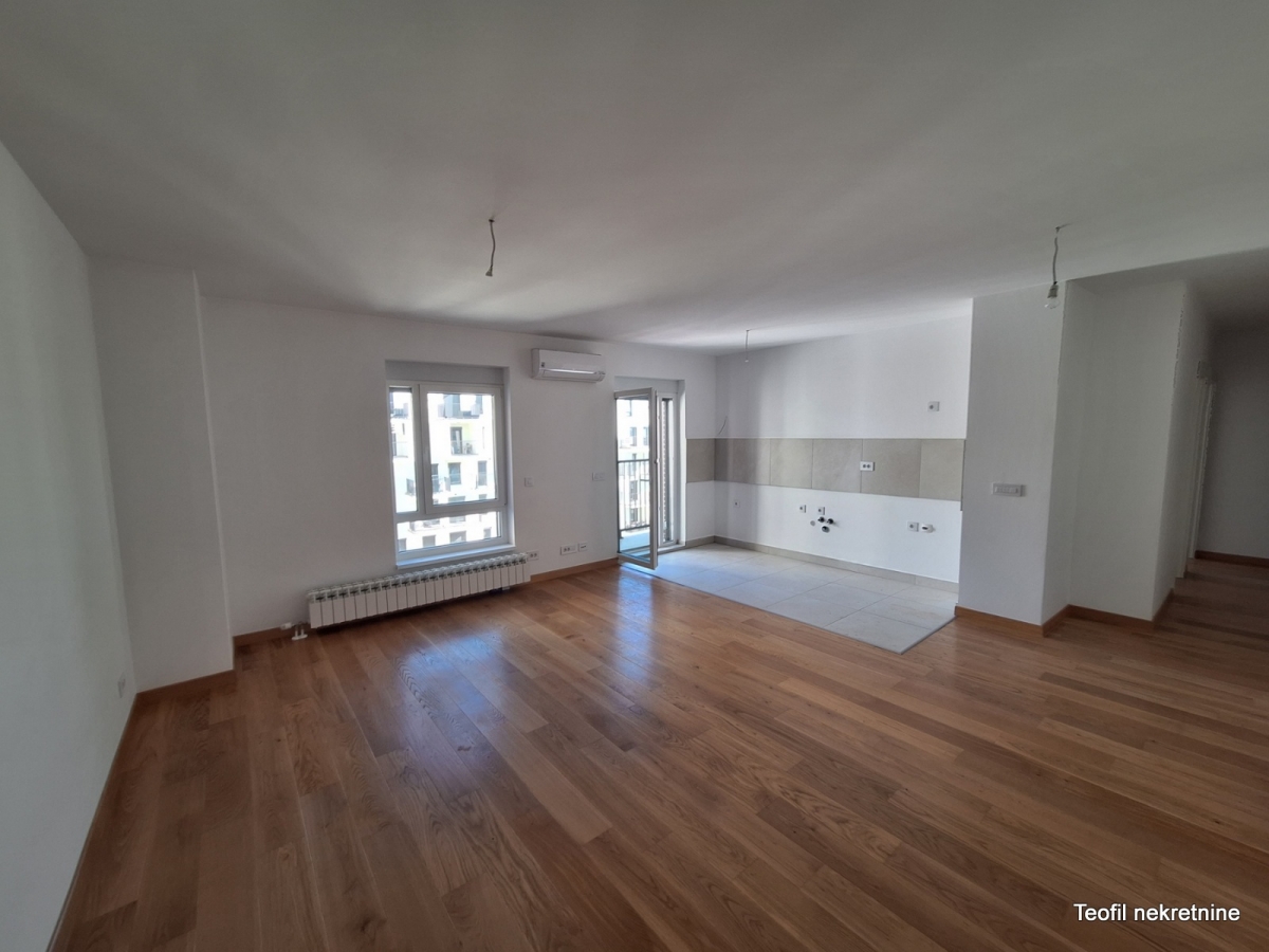 NOVI BEOGRAD TOŠIN BUNAR 84m2 , (2T) , 302400e