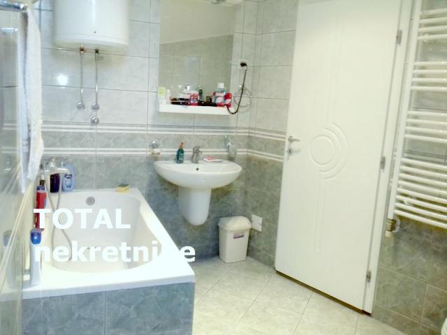 4 Četvorosoban stan NOVI SAD, 228660€