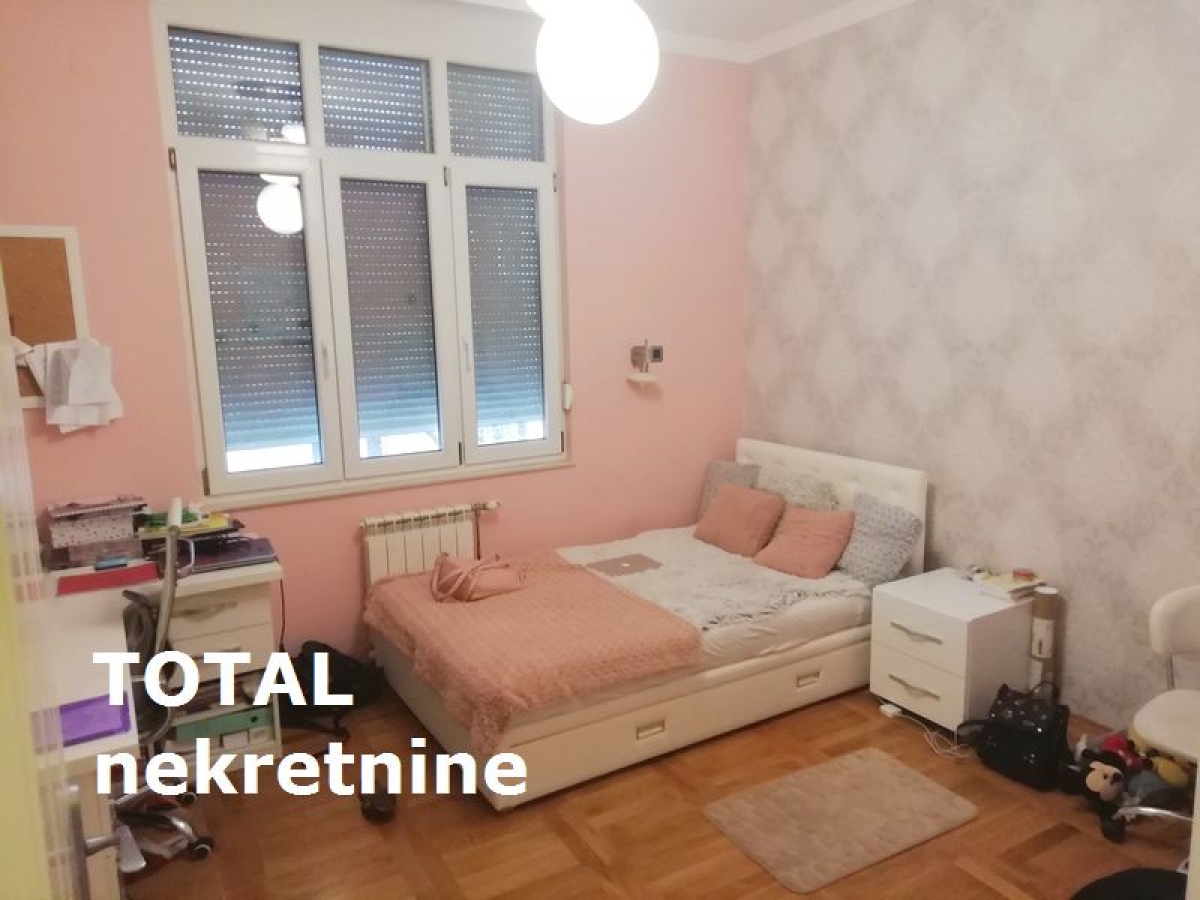 4 Četvorosoban stan NOVI SAD, 367090€