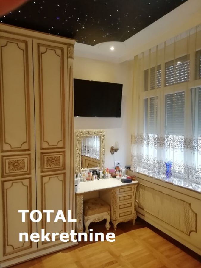 4 Četvorosoban stan NOVI SAD, 367090€