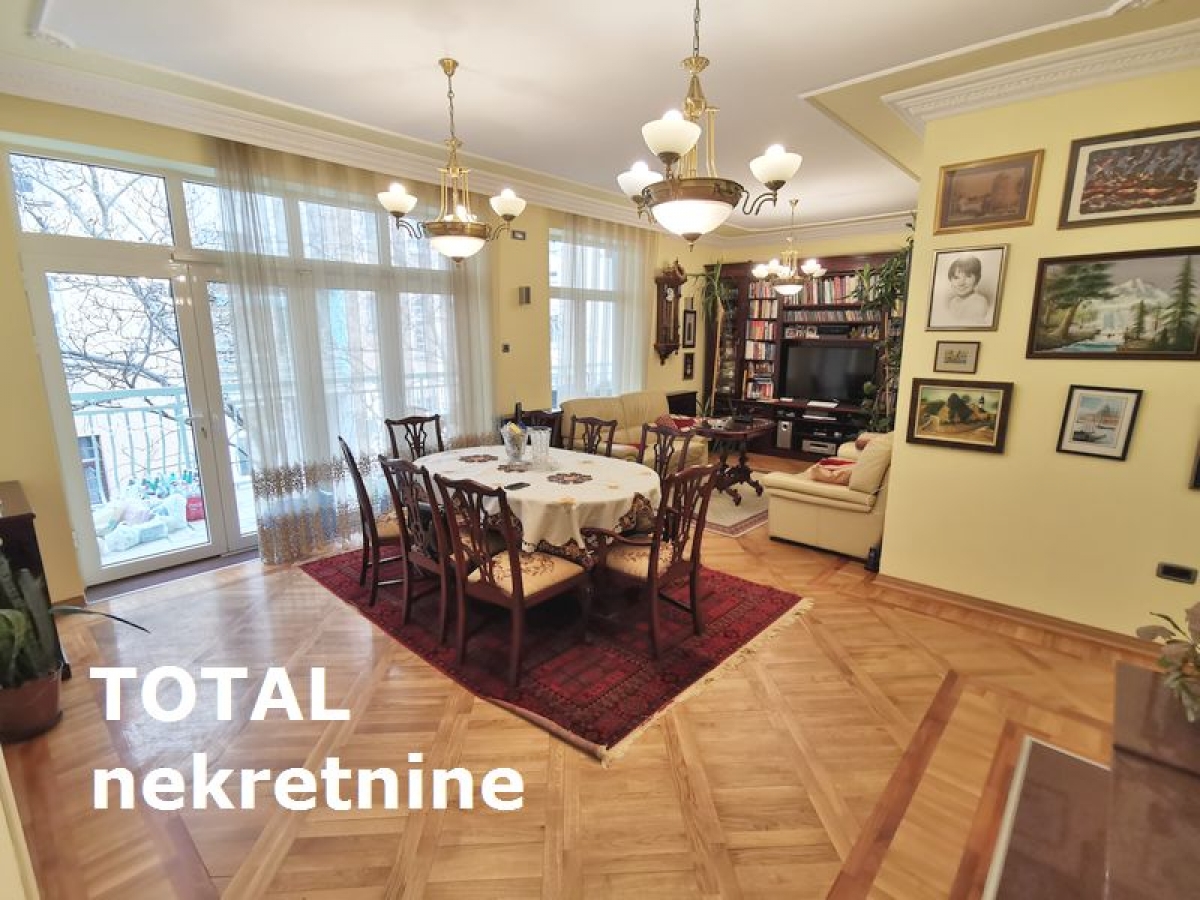 4 Četvorosoban stan NOVI SAD, 367090€