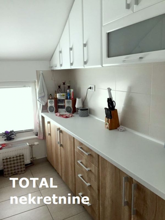 4 Četvorosoban stan NOVI SAD, 236900€