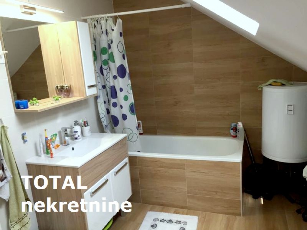 4 Četvorosoban stan NOVI SAD, 236900€