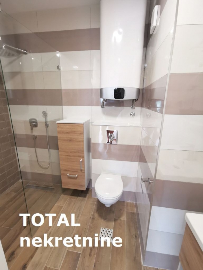 4 Četvorosoban stan NOVI SAD, 179375€