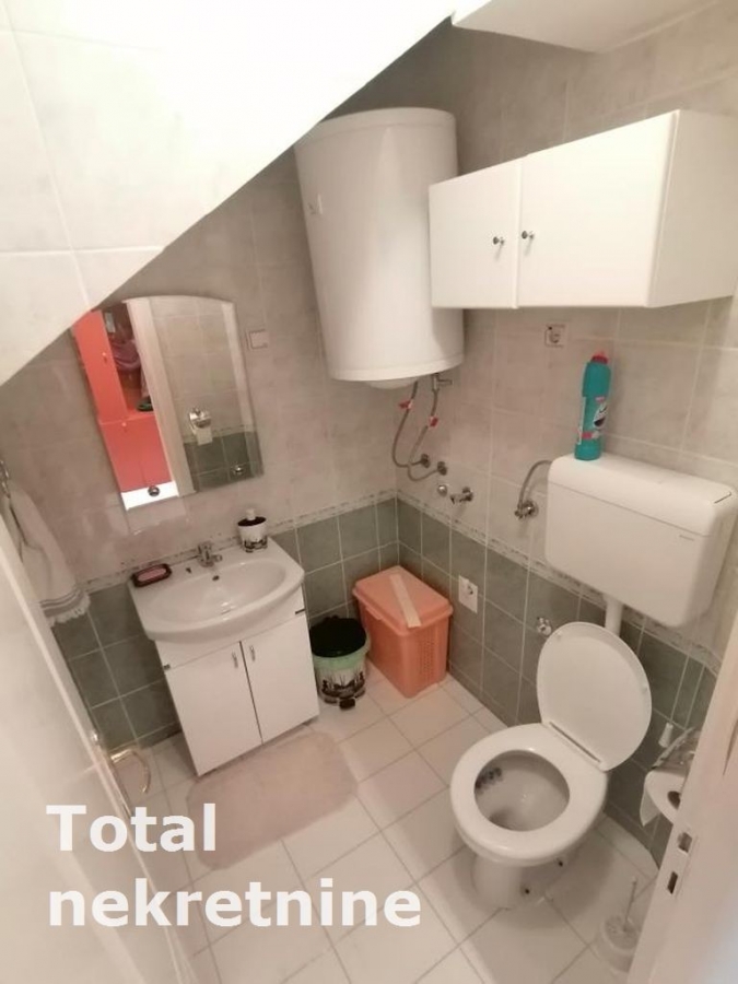 4 Četvorosoban stan NOVI SAD, 122000€